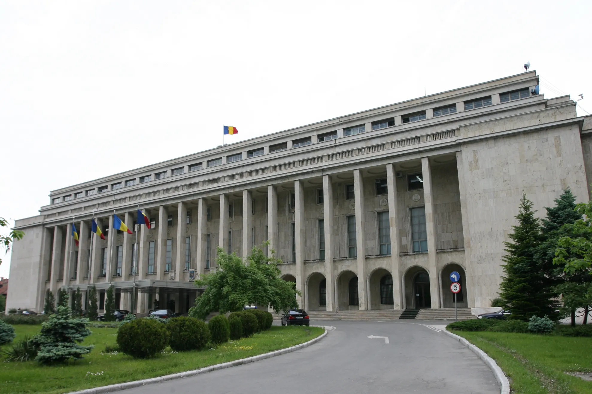 Nesimțire la Cancelaria lui Victor Ponta. Cum se parchează în București