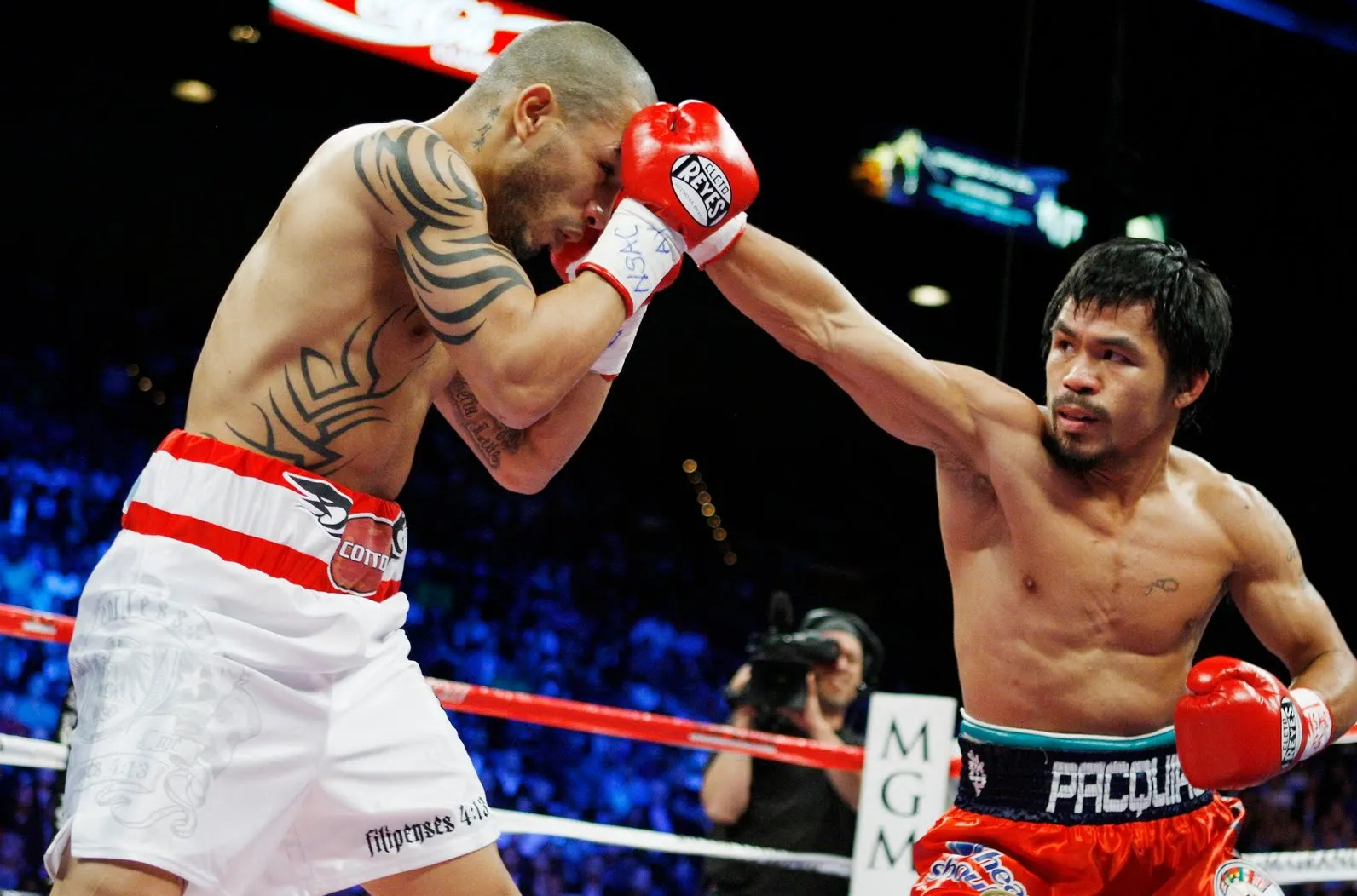 Manny Pacquiao este dispus să primească mai puţini bani pentru un meci cu Floyd Mayweather