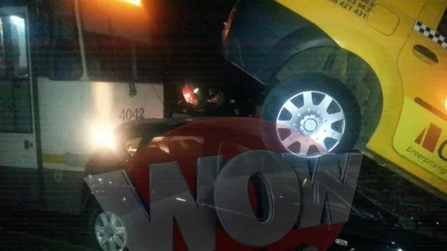 ACCIDENT TERIBIL în Capitală: Un tramvai a izbit în plin un autoturism