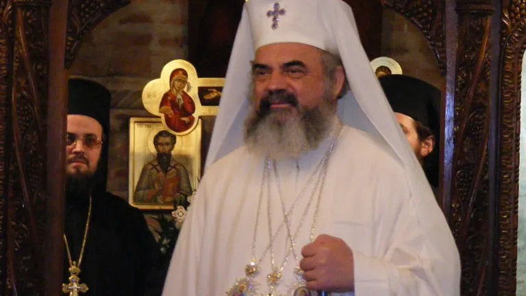 SALARIU Patriarh BOR. PF Daniel primeşte lunar 13.900 lei