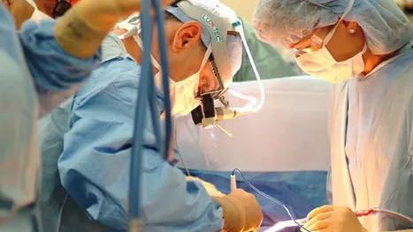 CAZ INCREDIBIL în MARAMUREȘ! O BĂTRÂNĂ a fost OPERATĂ la piciorul SĂNĂTOS