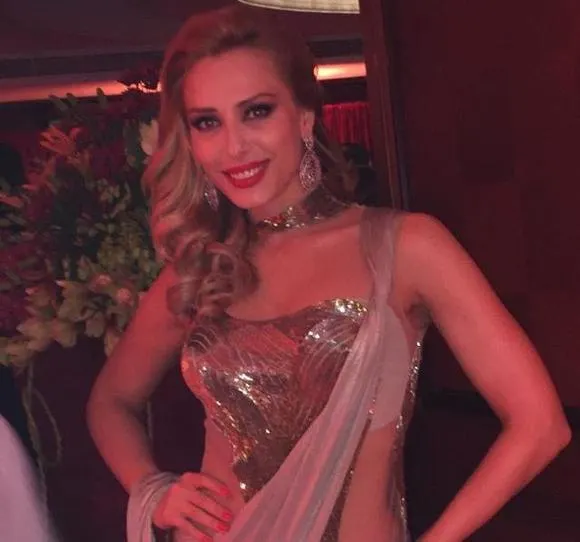 Ce a îmbrăcat Iulia Vântur, la NUNTA surorii lui SALMAN KHAN