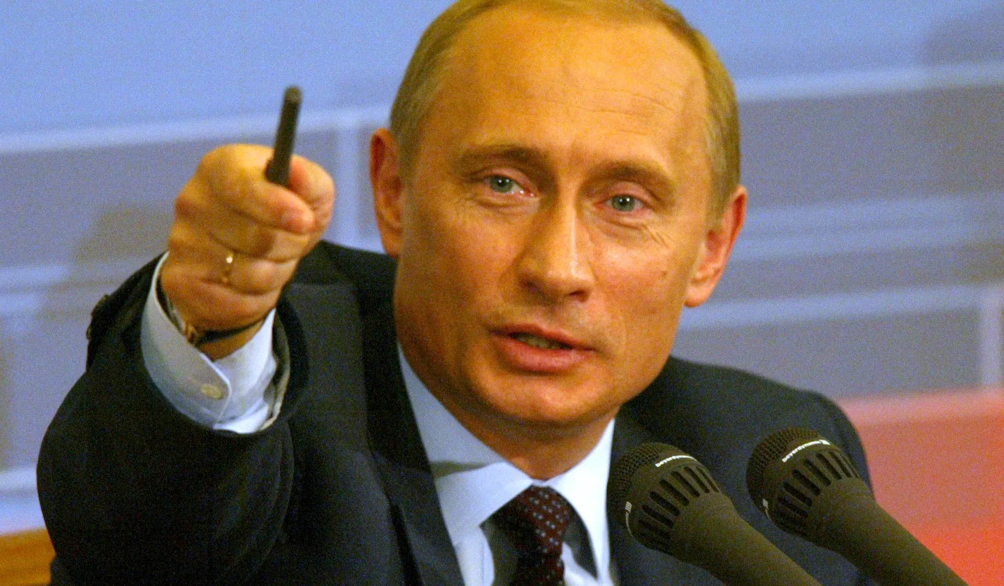 AVERTISMENTUL unui fost director CIA în legătură cu Putin şi Europa de Est: "E abia la început"