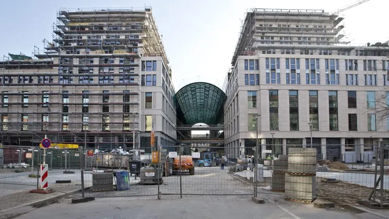 PROTEST la Berlin: mai mulţi muncitori români, nemulţumiţi pentru că nu au fost plătiţi