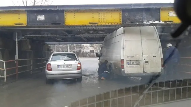 DOREL de IAŞI: ce a păţit un ŞOFER neatent şi ce SOLUŢIE INEDITĂ a găsit