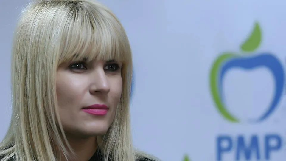 El este marea iubire secretă a Elenei Udrea. A jucat şi a antrenat la Steaua