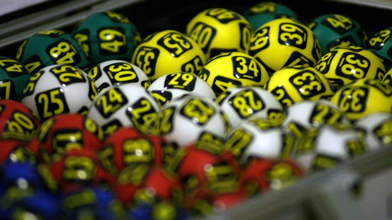 BOMBĂ - Violatorul de copii a câştigat o sumă FABULOASĂ la loto