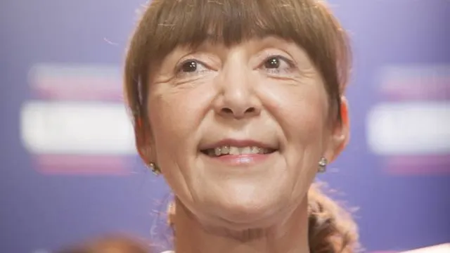 Monica MACOVEI, REACȚIE FOARTE DURĂ, după ce PONTA a dat OUG ca să renunțe la DOCTORAT