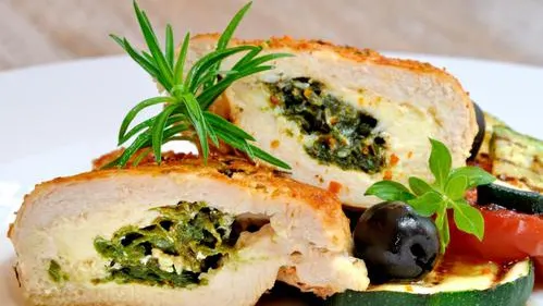 Cum să umpli RULADA din piept de PUI în patru paşi simpli