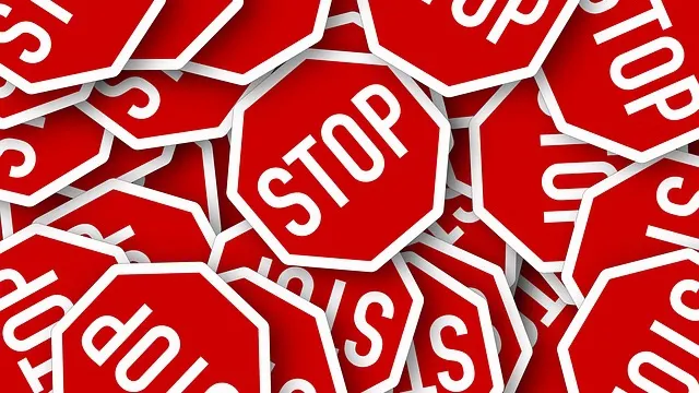 STOP! Cum poți ajunge un artist de succes fara SILICOANE