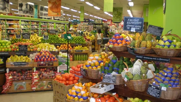 Ungaria ÎNCHIDE SUPERMARKETURILE duminica