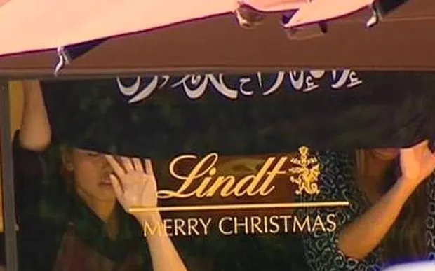 LUARE de OSTATICI la Sydney. Filmul evenimentelor în cazul atacului de la Sydney