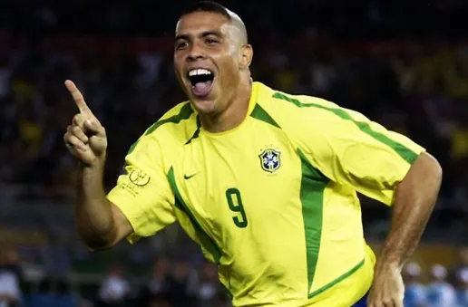 Super-veste pentru fanii fotbalului: brazilianul Ronaldo negociază revenirea pe teren