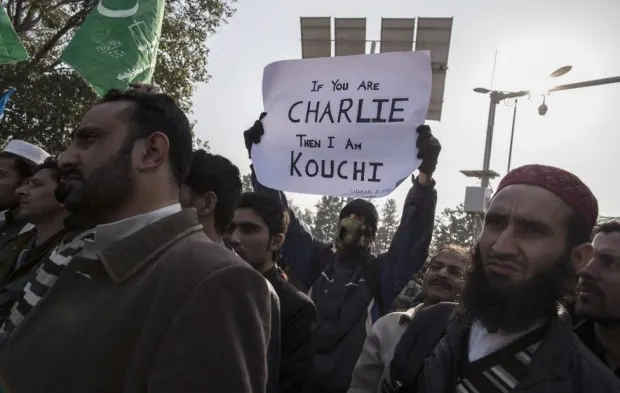 Manifestaţii violente împotriva Charlie Hebdo în Pakistan: "Noi suntem Kouachi"