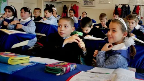 Expert britanic: Vă trebuie o revoluţie în Educaţie. Problemele se vor acutiza