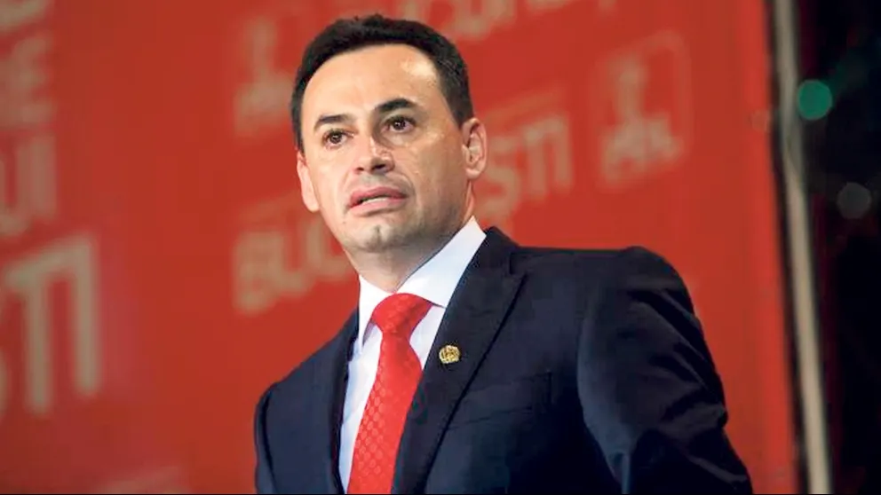 Arad: Falcă îi cere demisia subprefectului pentru "două poziţii juridice diferite” într-o speţă