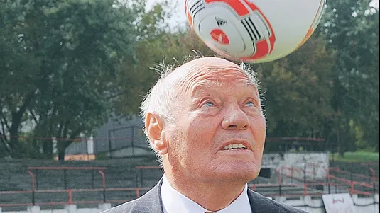 O legendă a fotbalului s-a stins la spital