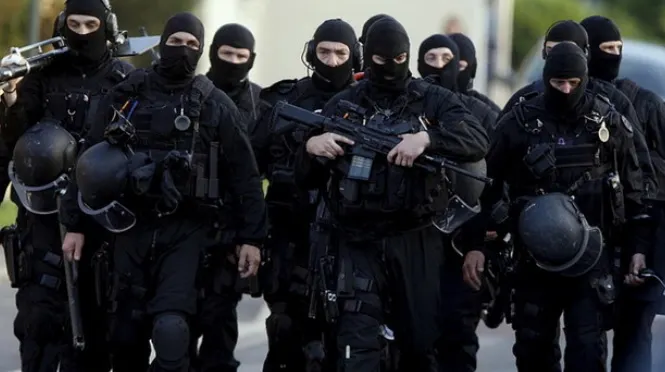 Încă un ATAC ARMAT la PARIS. Luarea de OSTATICI, încheiată: 4 morţi, un TERORIST UCIS - UPDATE