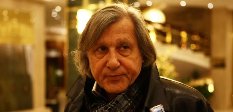 Reacţia lui Ilie Năstase după atentatul de la Paris. Fostul tenismen are o casă în capitala Franţei