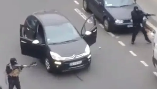 România, POSIBILĂ sursă a armelor Kalașnikov folosite în atacurile de la Paris