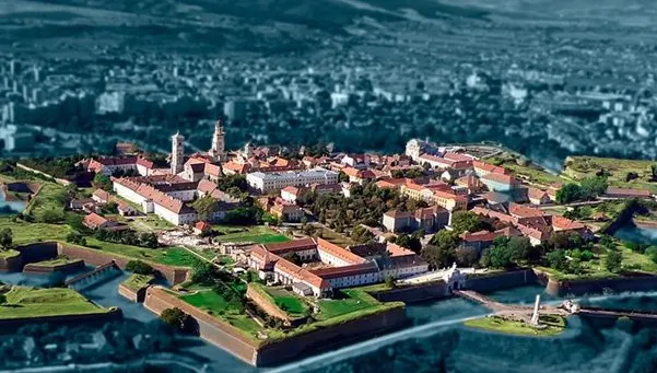 TOP 7. Oraşe mici din România în care merită să te muţi