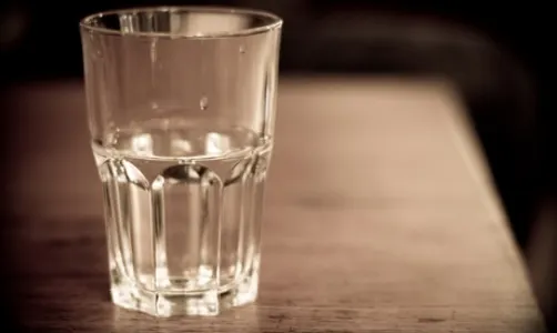 Îl bea toată lumea, dar habar n-are ce bea. Cel mai vechi antibiotic natural