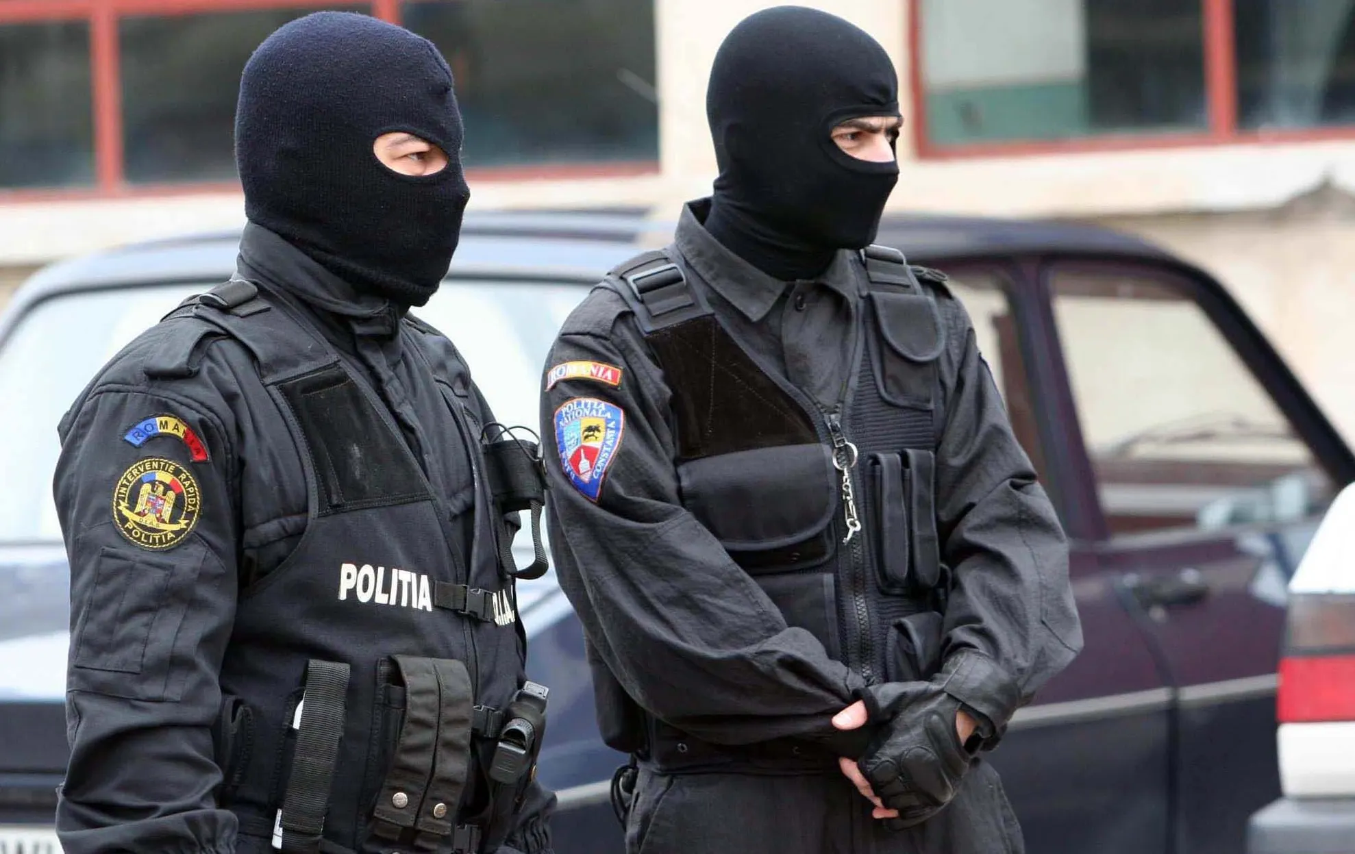Percheziţii de amploare la firme de pază din Bucureşti şi 8 judeţe