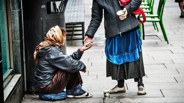 Zeci de cerşetori de etnie romă, evacuaţi din centrul oraşului Stockholm