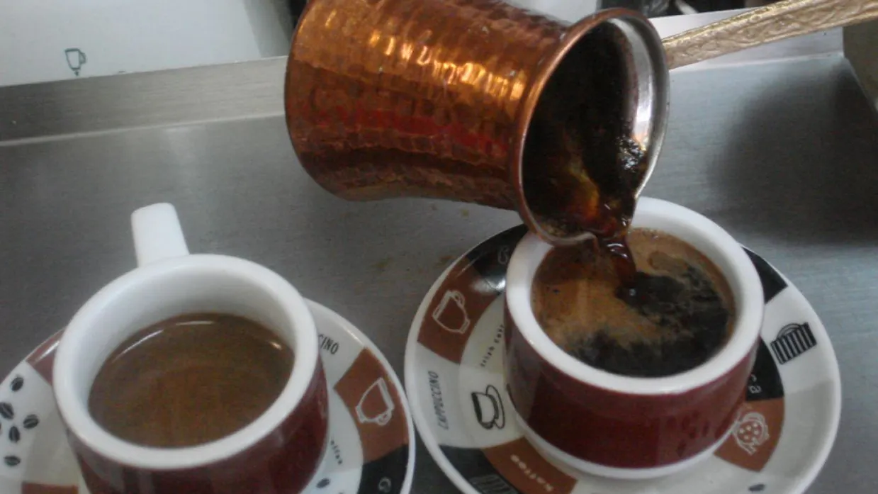 Descoperire: ce se întâmplă cu persoanele care beau cafea în mod regulat