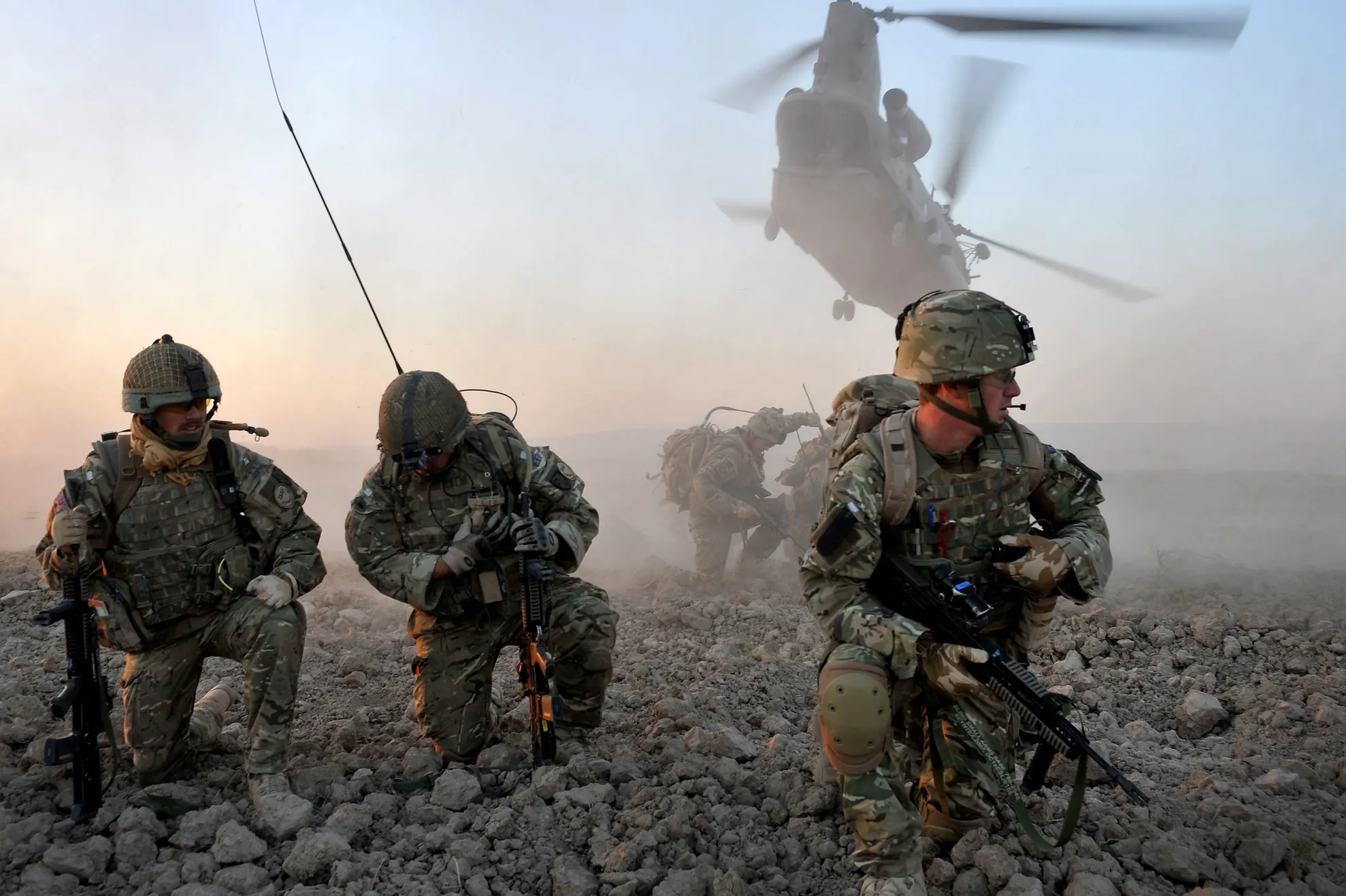 Unde vor fi stabilite cele două comandamente NATO din România
