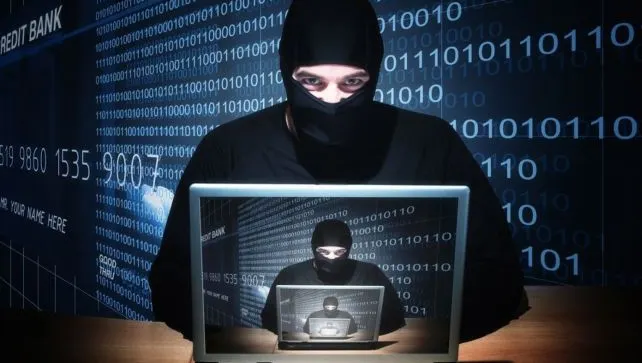 Doi hackeri israelieni, acuzați că au atacat cibernetic sistemul bancar din România