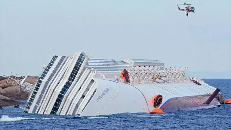 NAUFRAGIUL COSTA CONCORDIA: Comandantul Francesco Schettino, condamnat la 16 ani de închisoare