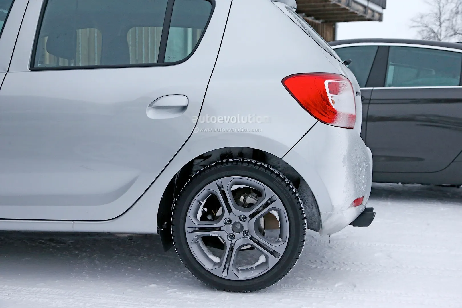 Dacia Sandero RS, primele imagini spion cu Dacia Sandero RS