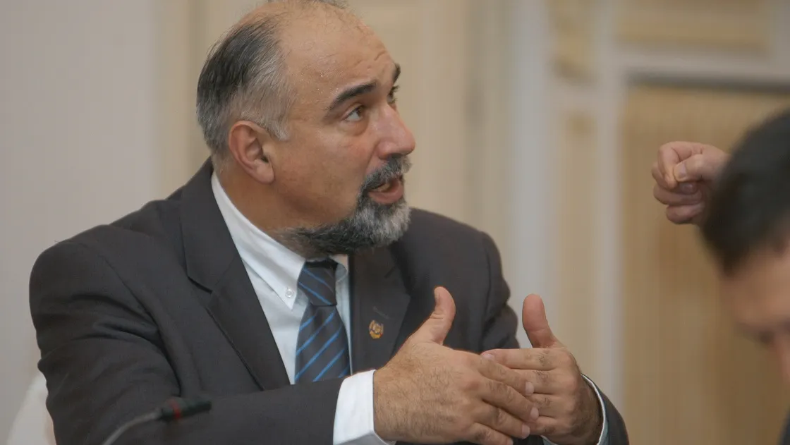 Comisia juridică a dat aviz pozitiv pentru urmărirea penală a lui Vosganian şi Ariton