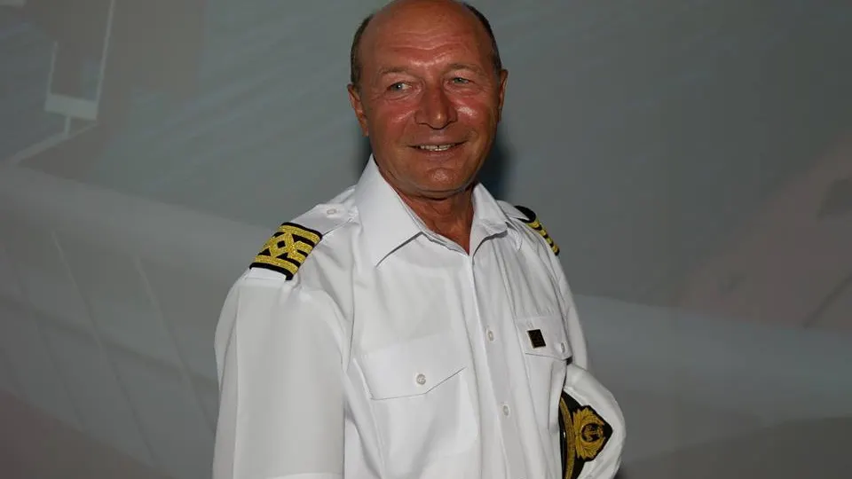 Traian Băsescu s-a mutat într-o casă de 120 de metri pătrați. Temporar