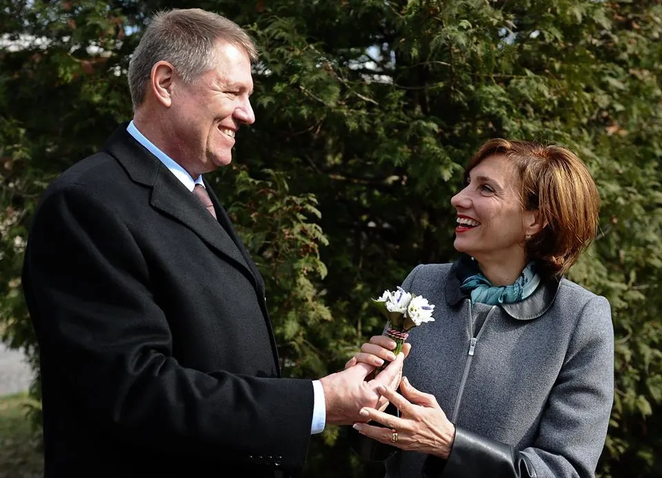 Klaus Iohannis, mesaj emoţionant pentru soţia sa, Carmen, de 1 Martie