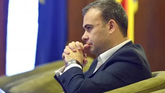 Darius Vâlcov, audiat la DNA. Fostul ministru a dat explicaţii pentru cele 100 de tablouri