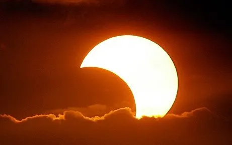 Cea mai ciudată zi din secolul 21. Nu e doar eclipsa de soare