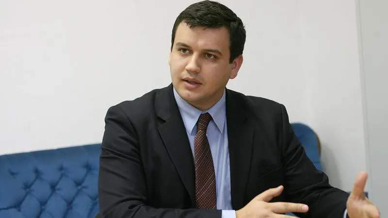 Tomac acuză PNL de "minciună" privind susținerea votului prin corespondență