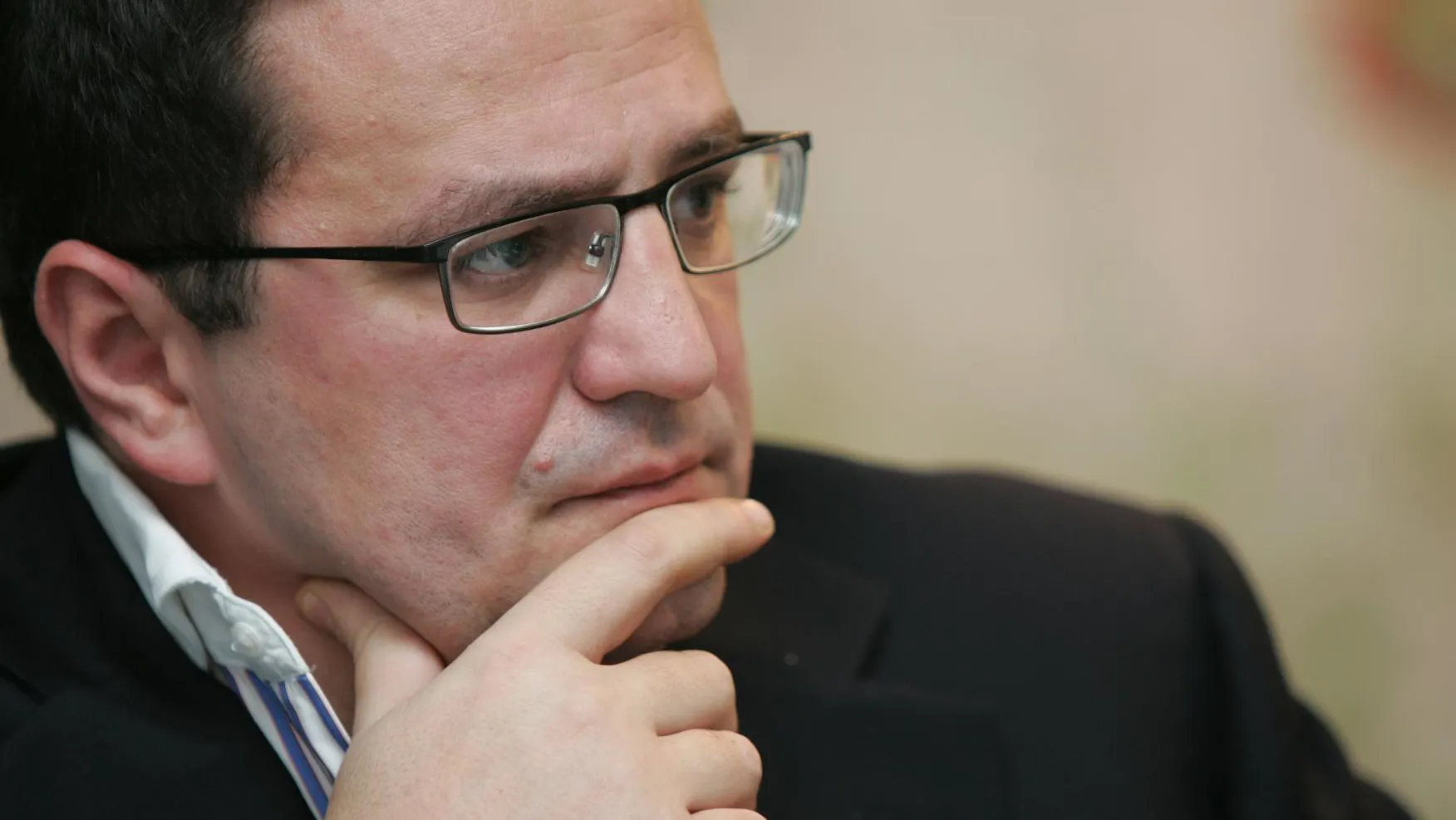 Maior: Nu există niciun binom SRI-DNA. La noi sunt instituții separate