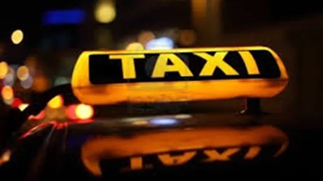 Un taximetrist a ameninţat cu pistolul un biciclist cu care s-a certat în trafic