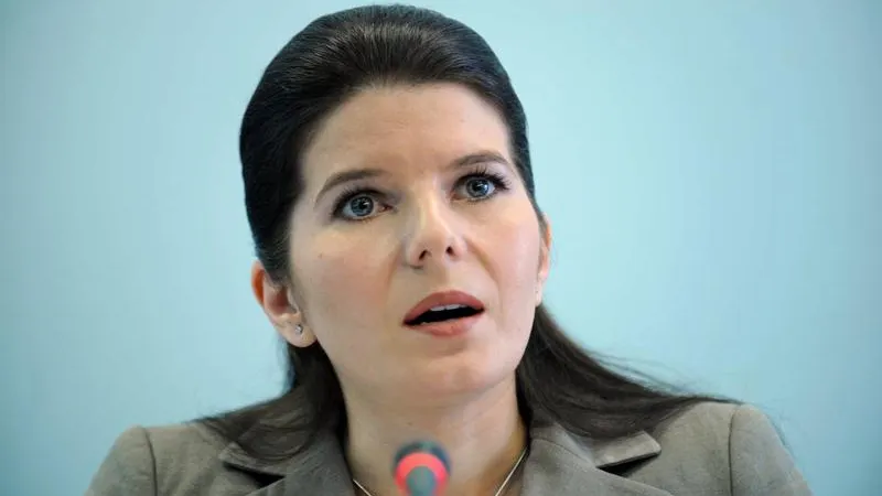 Preoţii din Petroşani strâng semnături pentru eliberarea din închisoare a Monicăi Iacob Ridzi