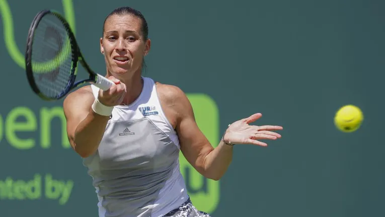Adversara Simonei Halep s-a iubit cu un jucător chiar pe terenul de tenis!
