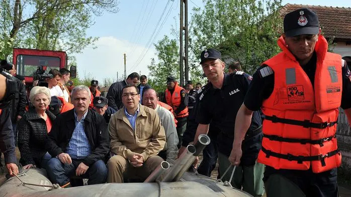 Cele mai penibile declarații pe care politicienii le vor uitate: De la ”Fă Doina” la cocoșei de aur