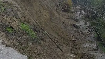 Alunecare de teren pe o lungime de doi km în Buzău: Zeci de evacuaţi, case afectate