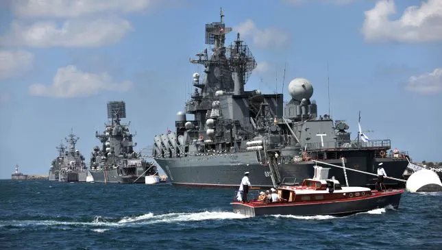 Nave de război şi avioane ale Rusiei, reperate în Marea Neagră. Ce se întâmplă