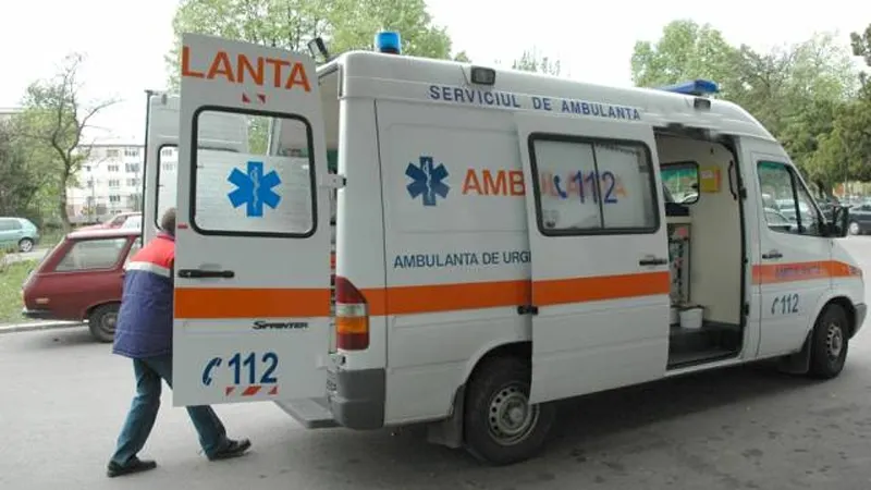 Clipe de groază la Piteşti. Un copil de doi ani a căzut de la etajul patru al blocului