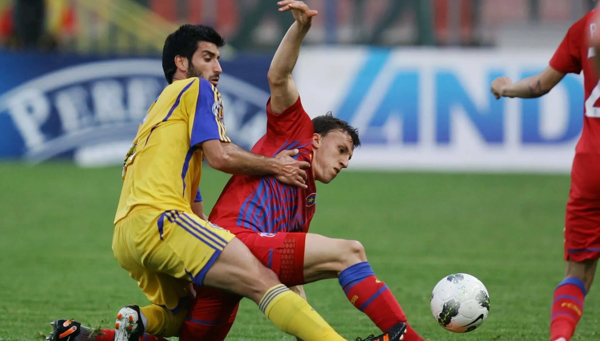 Petrolul Ploiești - Steaua 1-1, în semifinalele Cupei României-Timișoreana