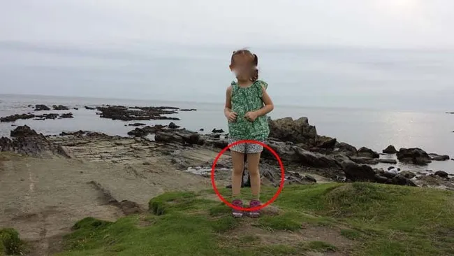 A făcut o fotografiei fiicei sale. Abia apoi a observat detaliul absolut inexplicabil