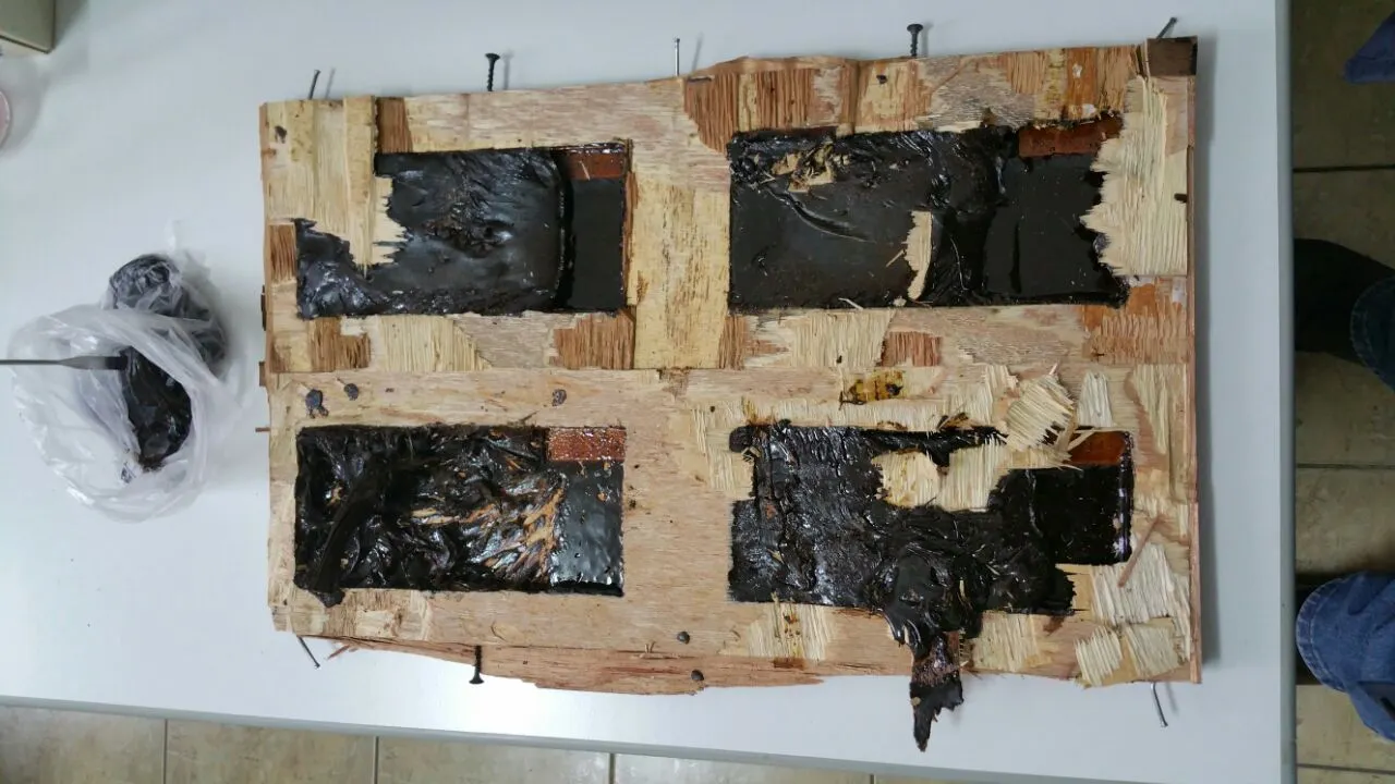 Captură record de droguri: 70 de kg de cocaină neagră, descoperite la Timişoara. Unde erau ascunse
